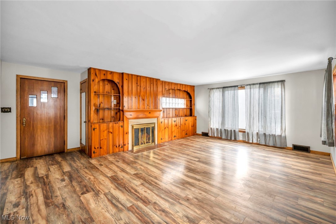 Village/Navarre - Residential