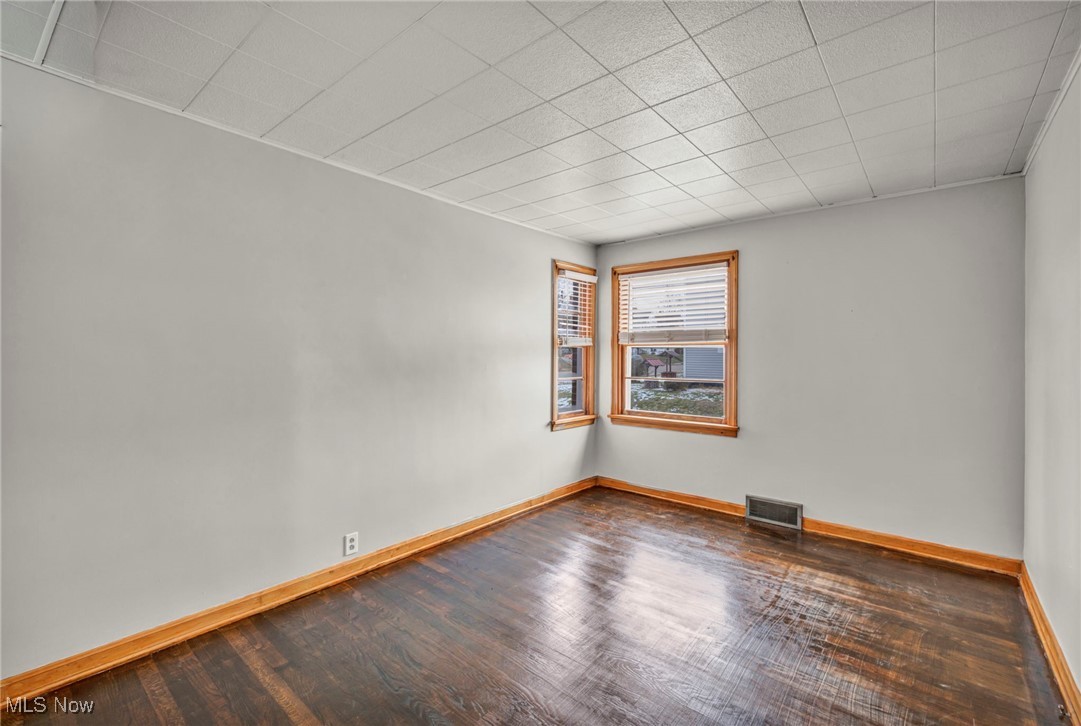 Village/Navarre - Residential