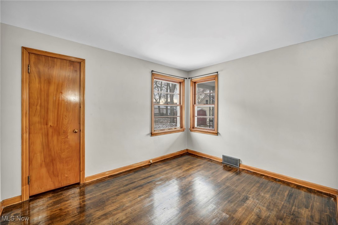 Village/Navarre - Residential