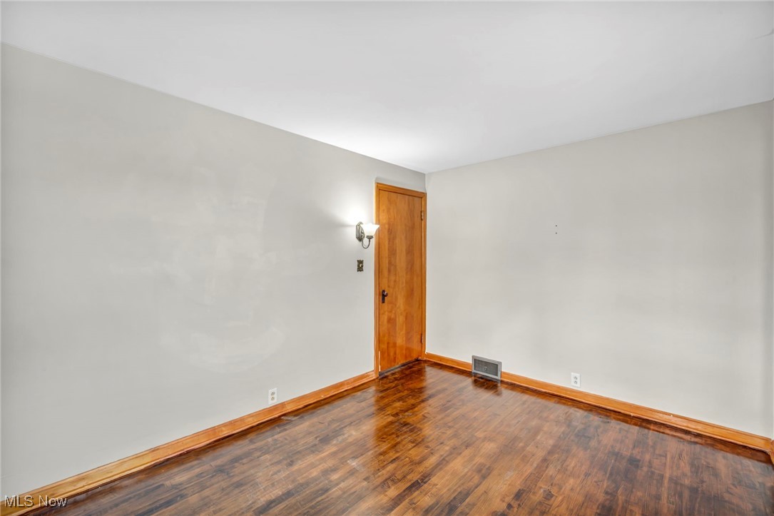 Village/Navarre - Residential