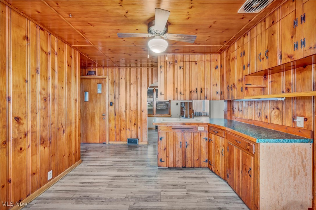 Village/Navarre - Residential