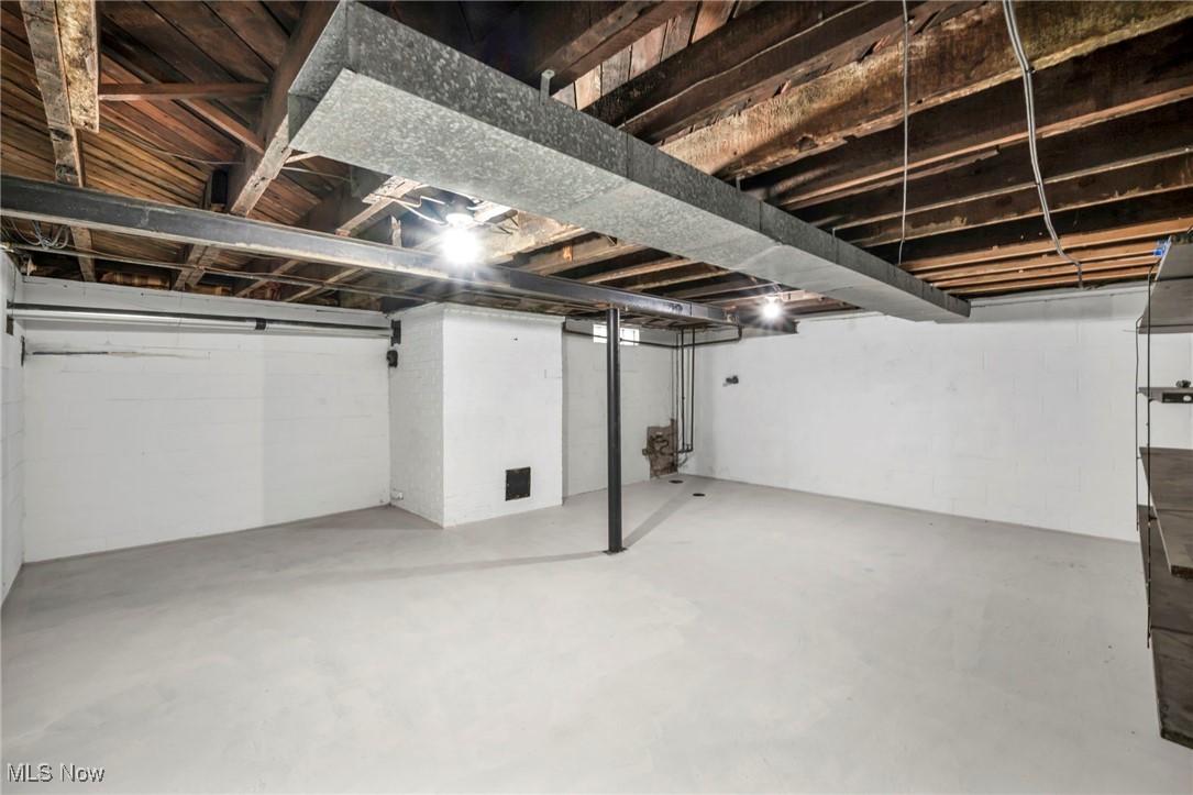 Village/Navarre - Residential