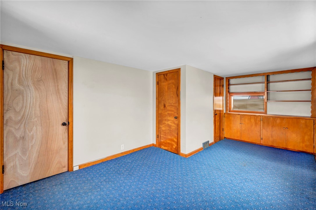 Village/Navarre - Residential