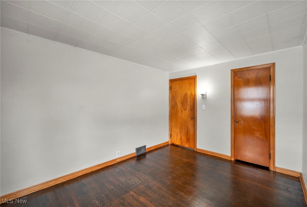 Village/Navarre - Residential