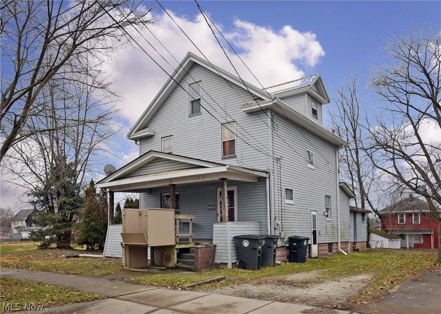 ATTENTION INVESTORS!! 2 separate homes on one lot! Front house is currently vacant, brand new carpeting throughout! Back house is currently tenant occupied, by long term tenant who would love to stay! Both properties have been well maintained. Fabulous investment opportunity! Selling as-is, seller to make no repairs. Call today for your private showing!