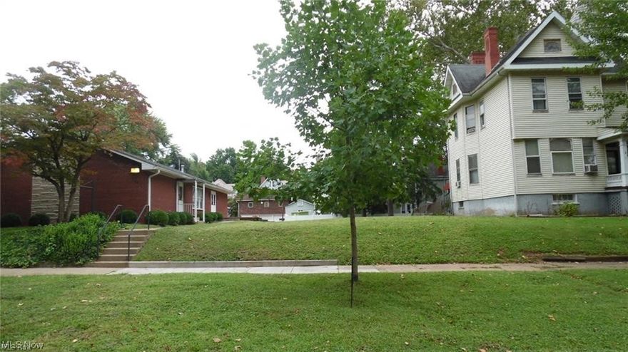 Bring your imagination and house plans to build on this rare in-town lot close to downtown Marietta with all of its shops, restaurants, banks, walking path, etc. With a footprint of 45' frontage x 130' deep, you should be able to situate a good sized home on this raised and level lot.