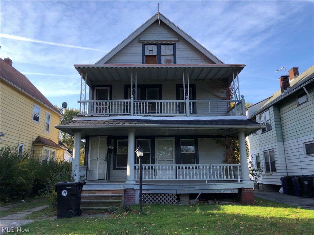 Uncover the potential of this 4-bed, 2-bath duplex at 13624 Rugby Rd. Nestled in a promising Cleveland neighborhood, this property is a blank canvas for investors with a vision. Featuring ample living space and renovation potential, it's tailor-made for those looking to tap into Cleveland's thriving rental market. With strategic updates, you can capitalize on both immediate returns and future appreciation. Don't miss out on this golden opportunity to craft a profitable addition to your investment portfolio. Contact us today for a viewing!