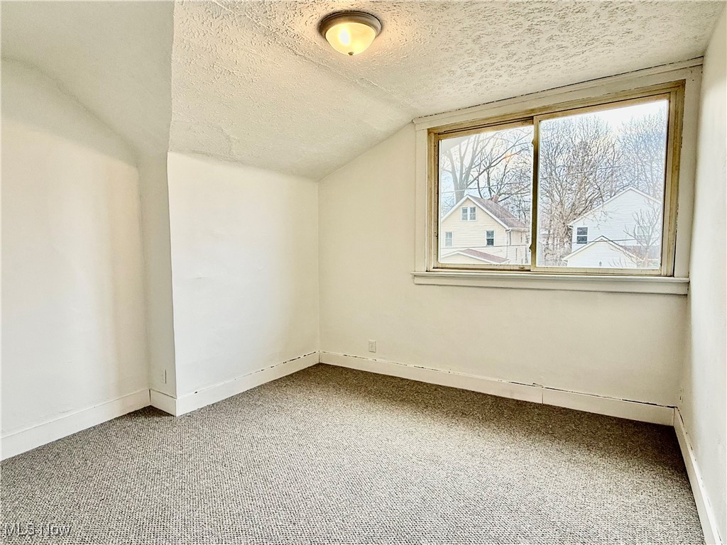 Colonial Homes - Residential