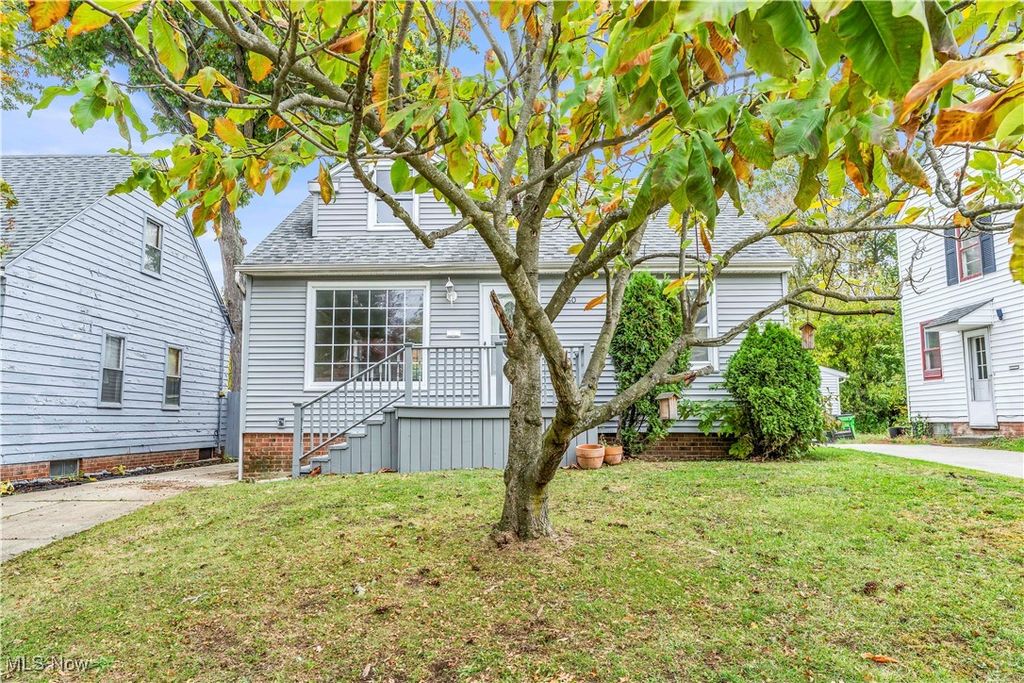 Photo of 20160 Beachview Drive, Euclid, OH 44117 (MLS # 5175328)