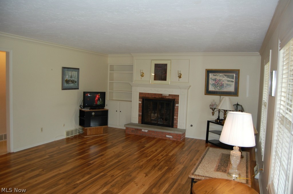 Royal-State 02 - Residential