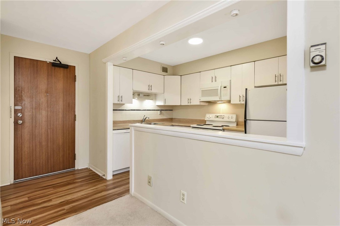 Marine Towers East - Residential Lease