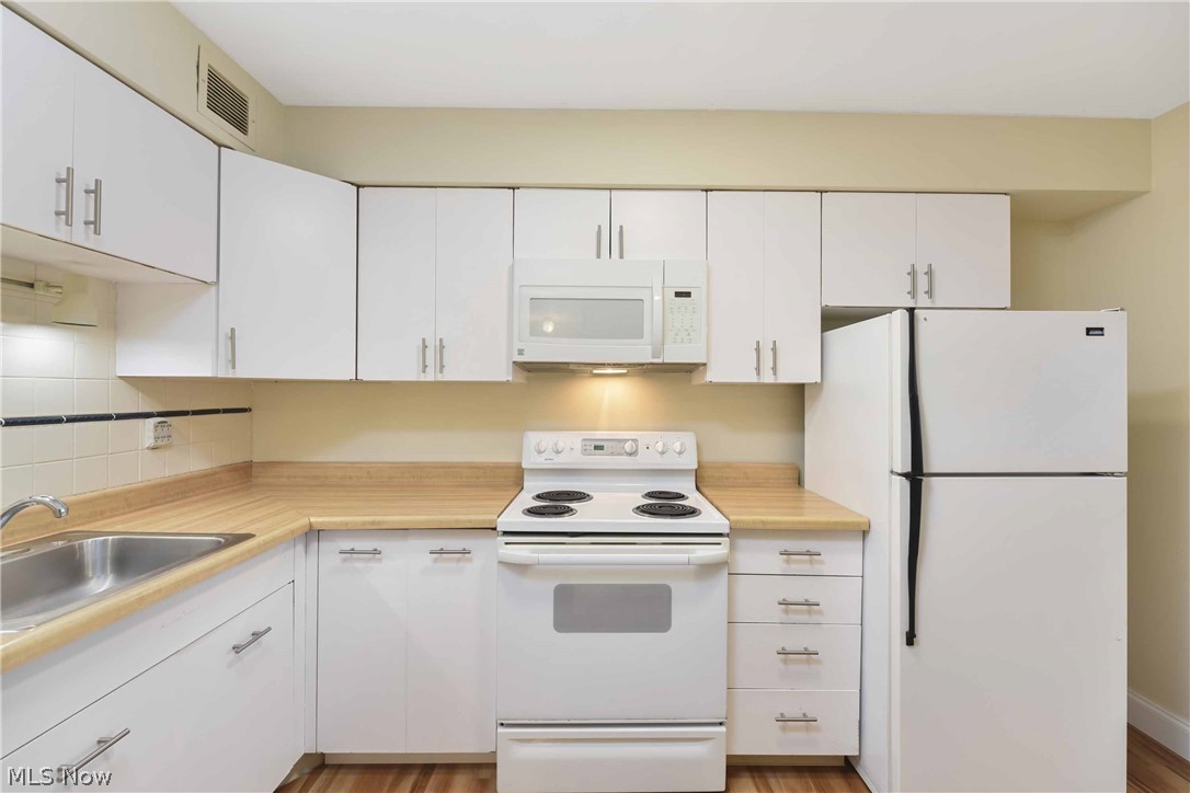 Marine Towers East - Residential Lease