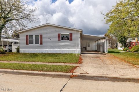 42 Periwinkle Dr, Olmsted Twp, OH 44138 - #: 5155214