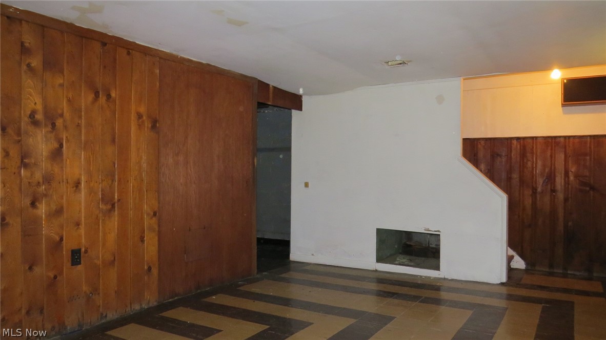 S H Kleinman Realty Cos Shake - Residential