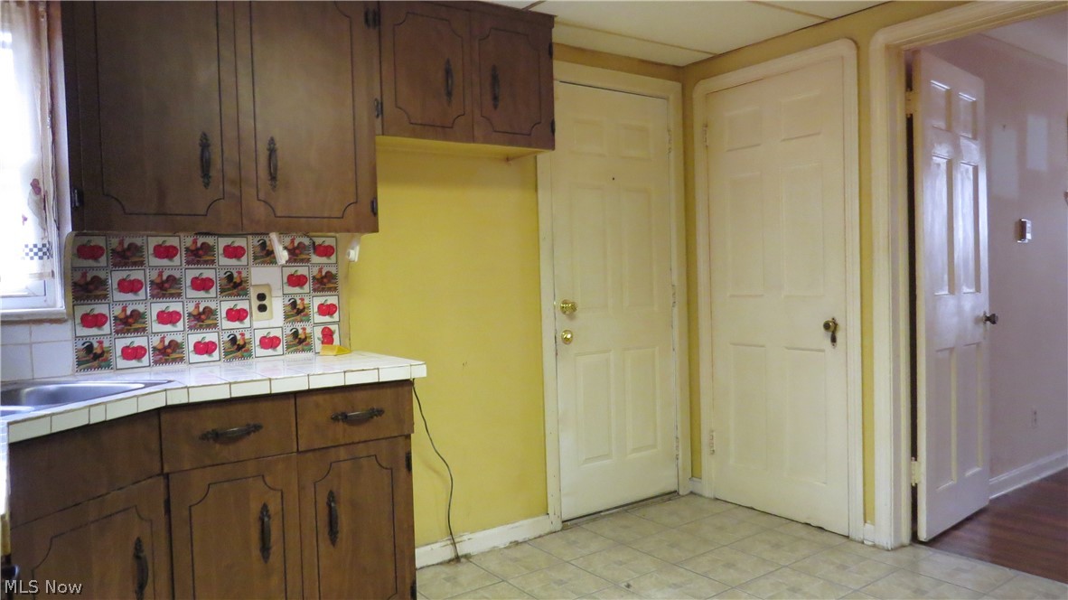 S H Kleinman Realty Cos Shake - Residential