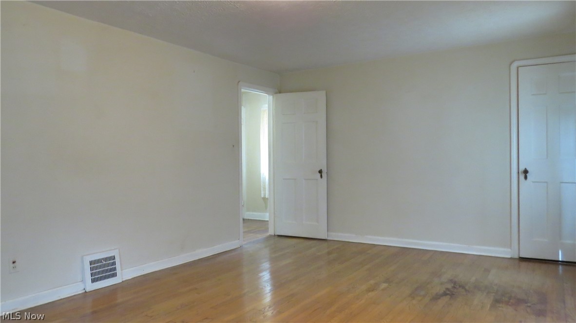 S H Kleinman Realty Cos Shake - Residential