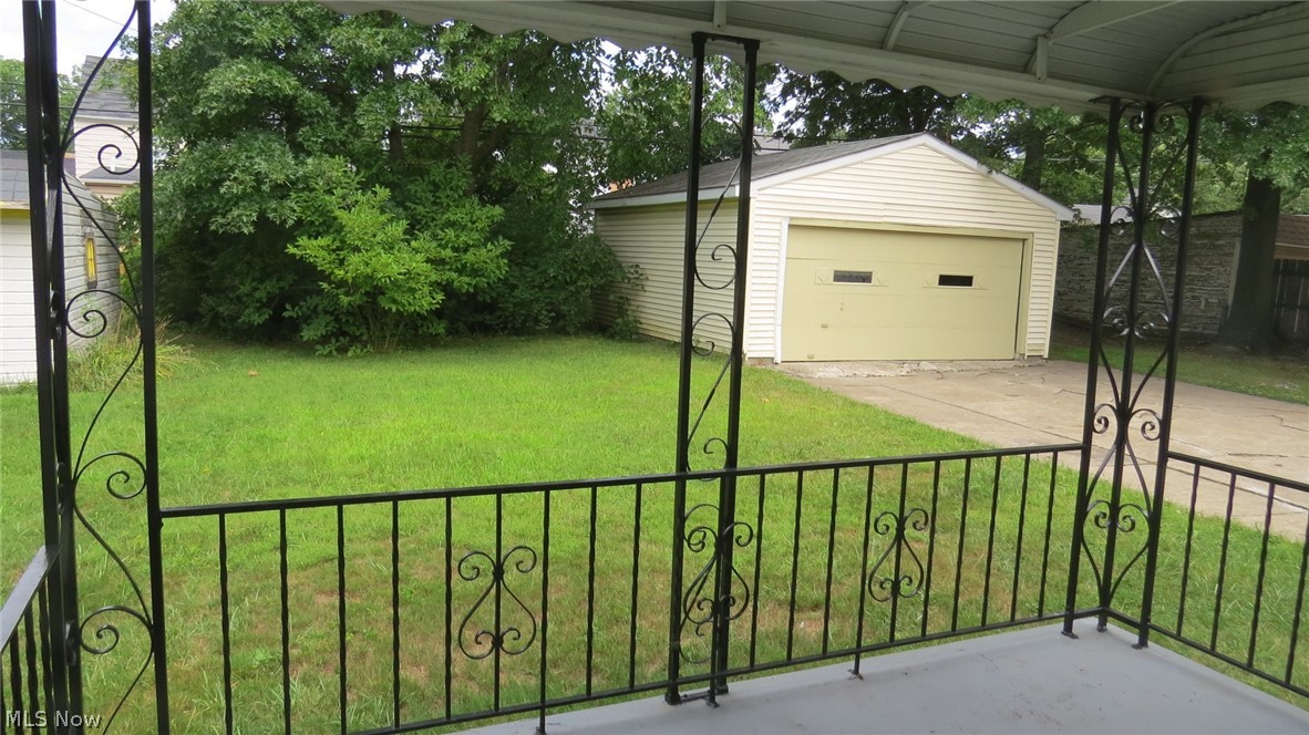 S H Kleinman Realty Cos Shake - Residential