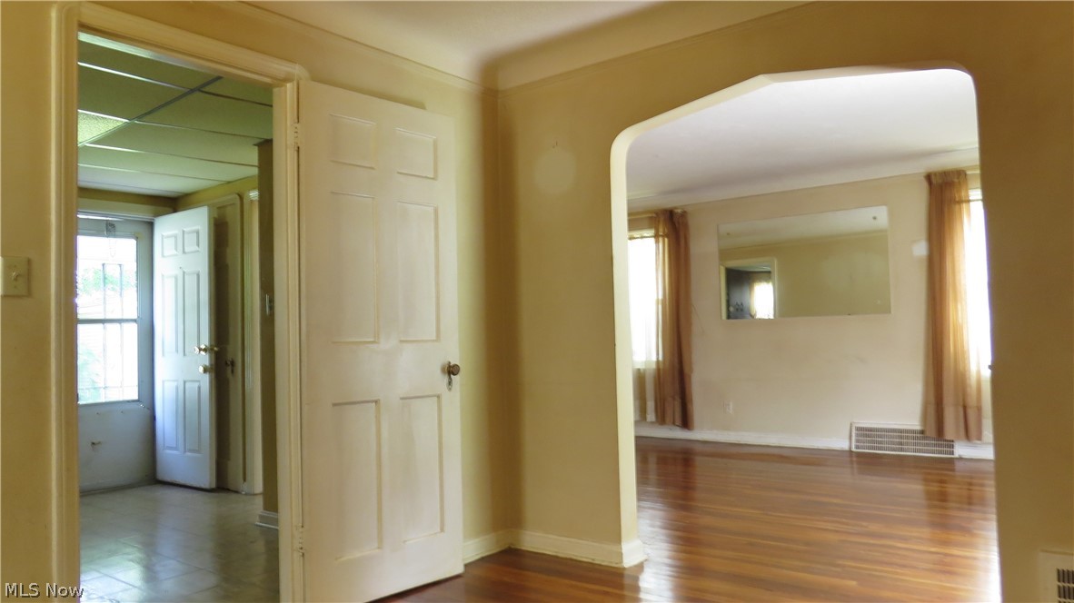 S H Kleinman Realty Cos Shake - Residential