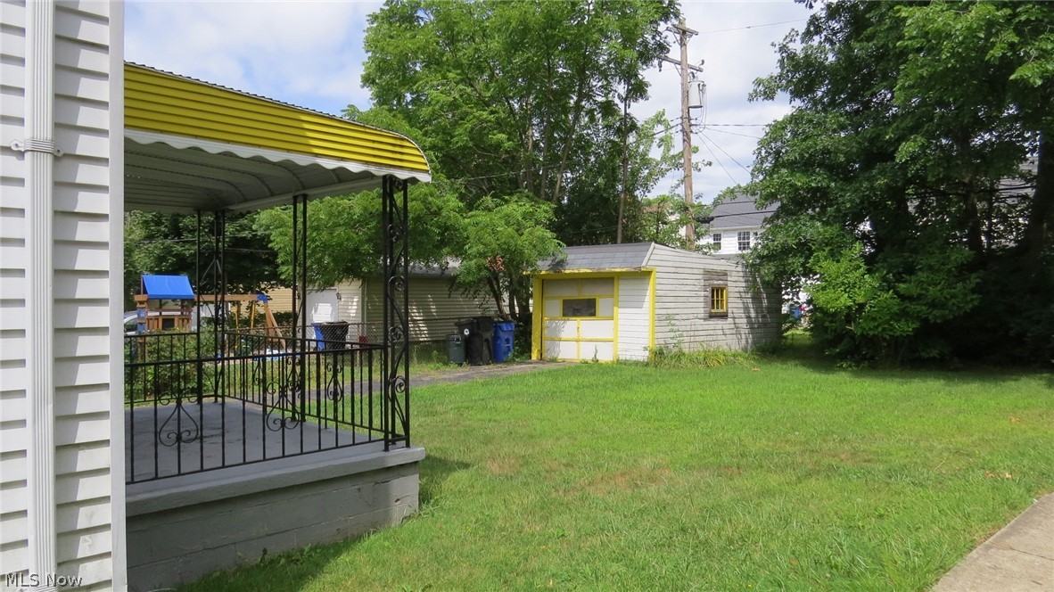 S H Kleinman Realty Cos Shake - Residential