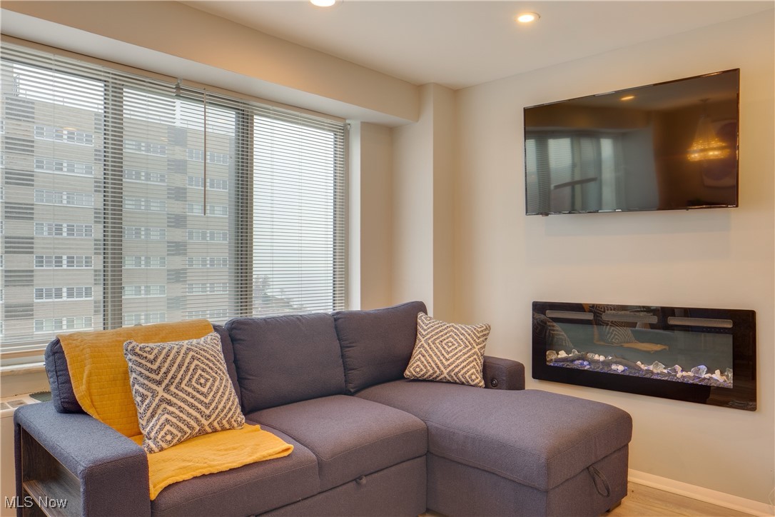 Marine Towers East Condo - Residential