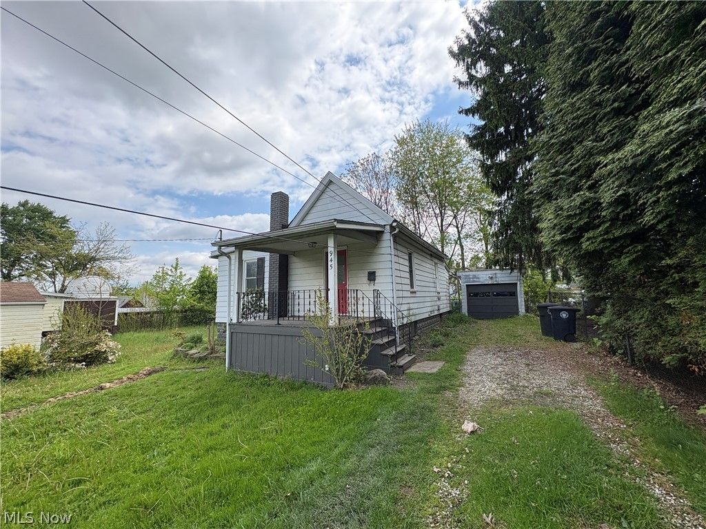 Photo of 945 Davis Street, Akron, OH 44310 (MLS # 5209253)