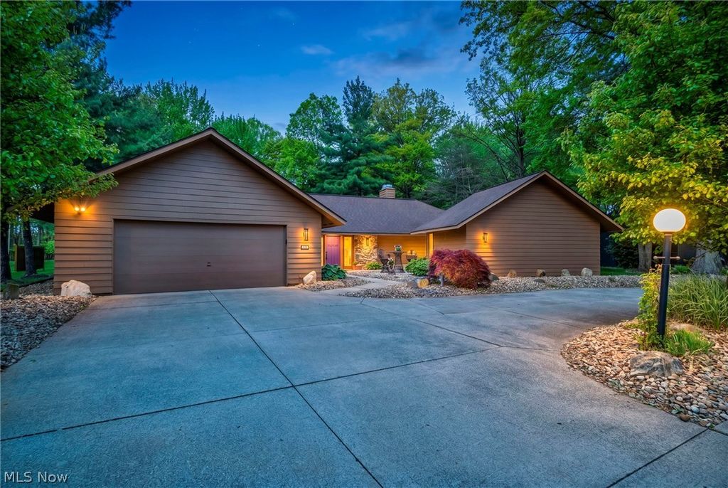 Photo of 21903 Meadows Edge Lane, Strongsville, OH 44149 (MLS # 5209330)