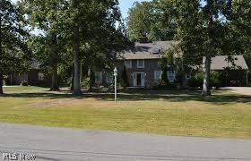 Nice home in Windsor Estates, Comp use only