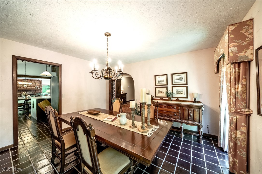 10576 Hemlock Ridge Drive, Chardon, Ohio image 14