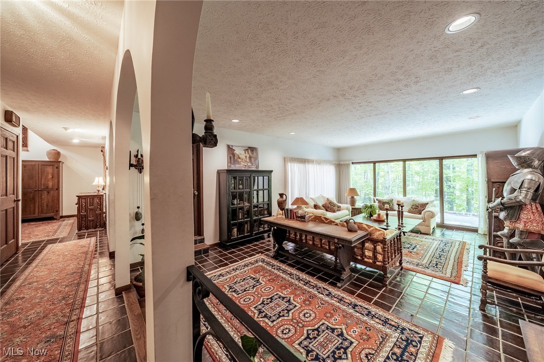 10576 Hemlock Ridge Drive, Chardon, Ohio image 19