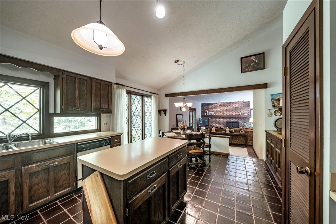 10576 Hemlock Ridge Drive, Chardon, Ohio image 12
