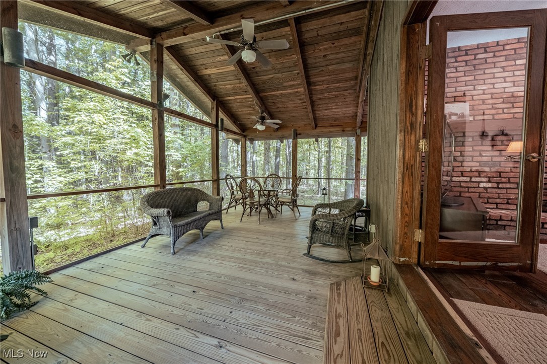 10576 Hemlock Ridge Drive, Chardon, Ohio image 16