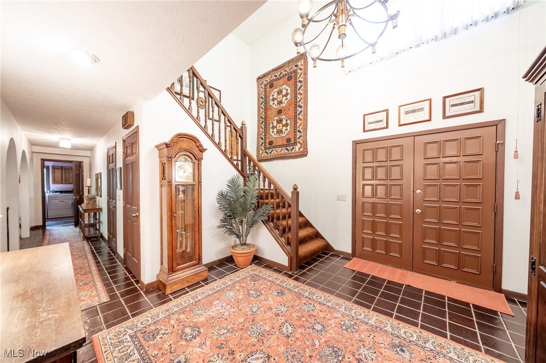 10576 Hemlock Ridge Drive, Chardon, Ohio image 9