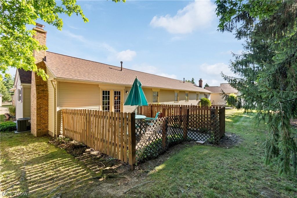 Photo of 120 Sturbridge Drive #5195, Medina, OH 44256 (MLS # 5190040)