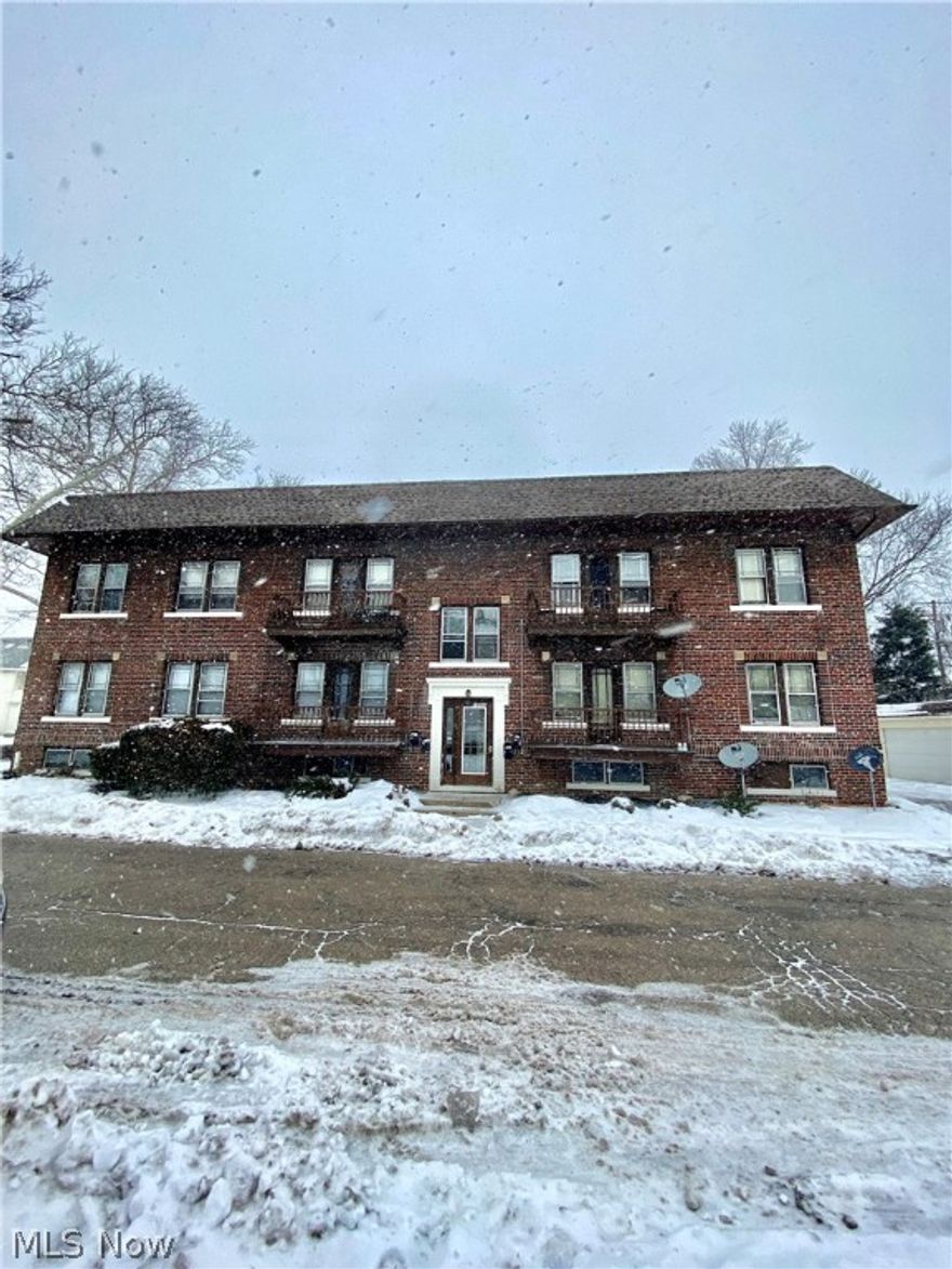 This is a remodeled apartment 2 bedroom, 1 bathroom unit with brand-new carpet, fresh paint and new ceiling fans and lights.  The tenant will also have access to a covered garage with power remote door.   The tenant will be responsible for electric, gas.  Owner pays water/sewer/trash.  
There is a park in near the unit and highway access nearby.   

Tenant must have a 600+ credit score, no previous evictions (past 5 years), no sexual, drug or violent related criminal convictions, must earn 2.5 X rent via monthly income, no pets, no voucher holders.  $50 application fee.