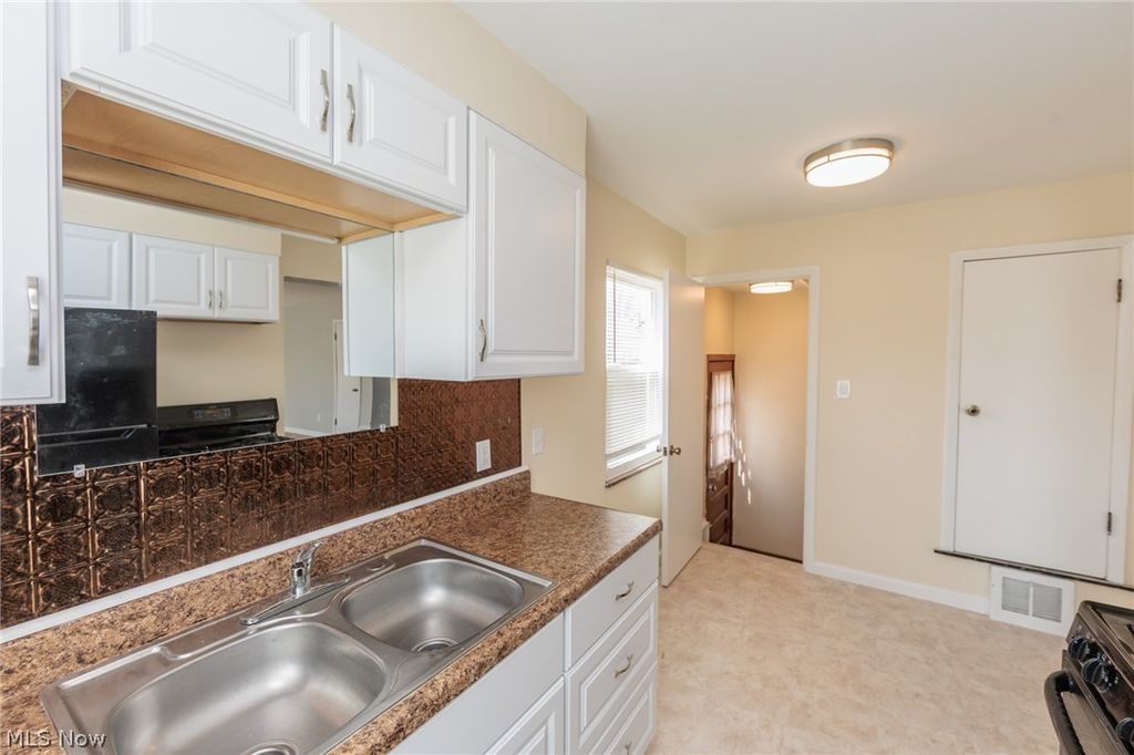 Photo of 8800 Behrwald Avenue, Brooklyn, OH 44144 (MLS # 5199069)