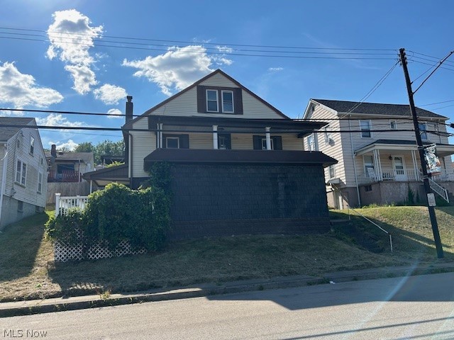 Vinyl sided 1.5 story home with 3-4 bedrooms & 2 full baths. Detached garage off rear alley. Main level consists of Living room, dining room, kitchen, full bathroom, 2 bedrooms & office/bedroom. Upper level has a big bedroom & a reading area/toy area.
Full basement with 2nd full bath & rec room.
