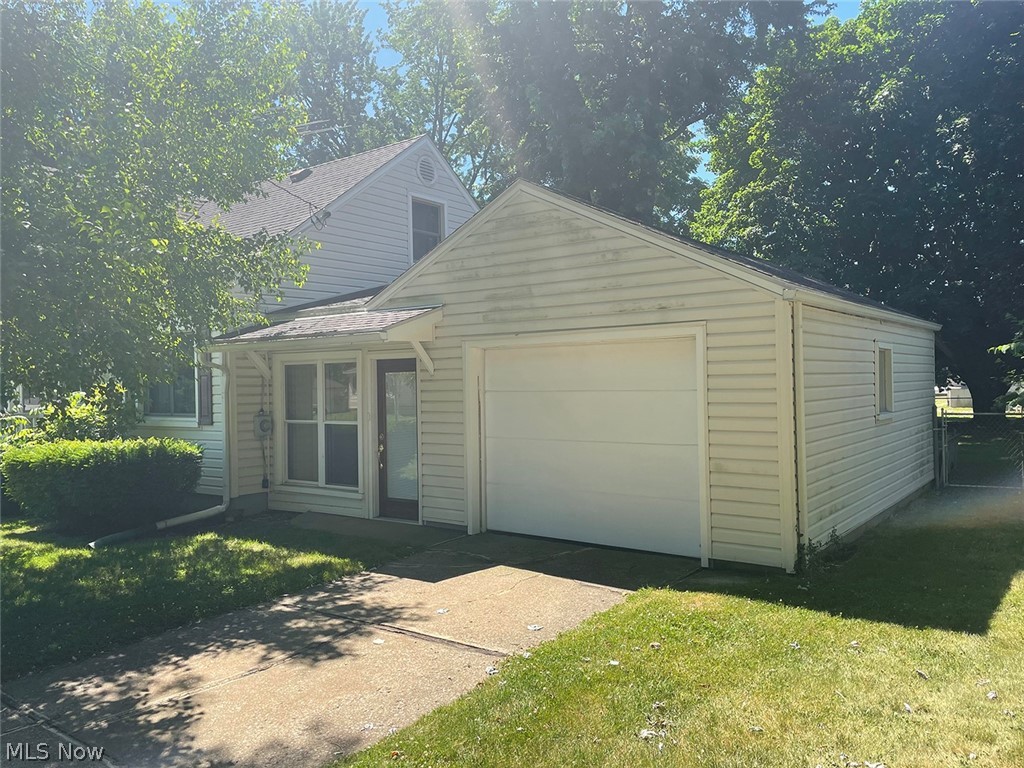 East Akron Terrace - Residential