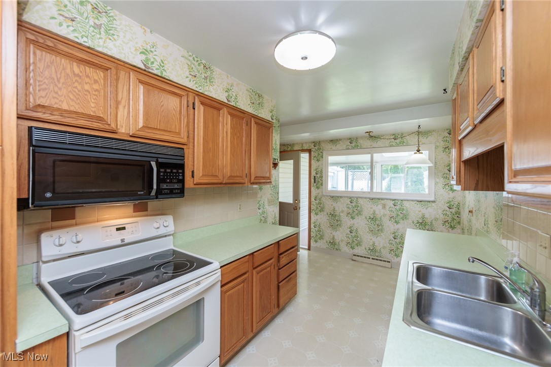 144 Charlotte Street, Painesville, Ohio image 24