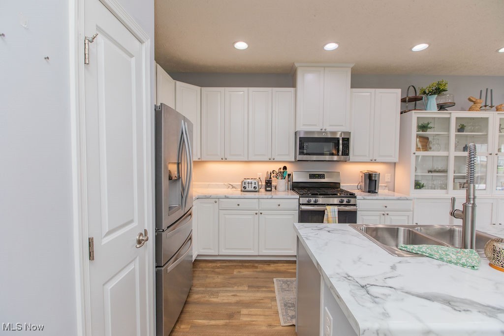 6527 Wisteria Lane, Medina, Ohio image 20