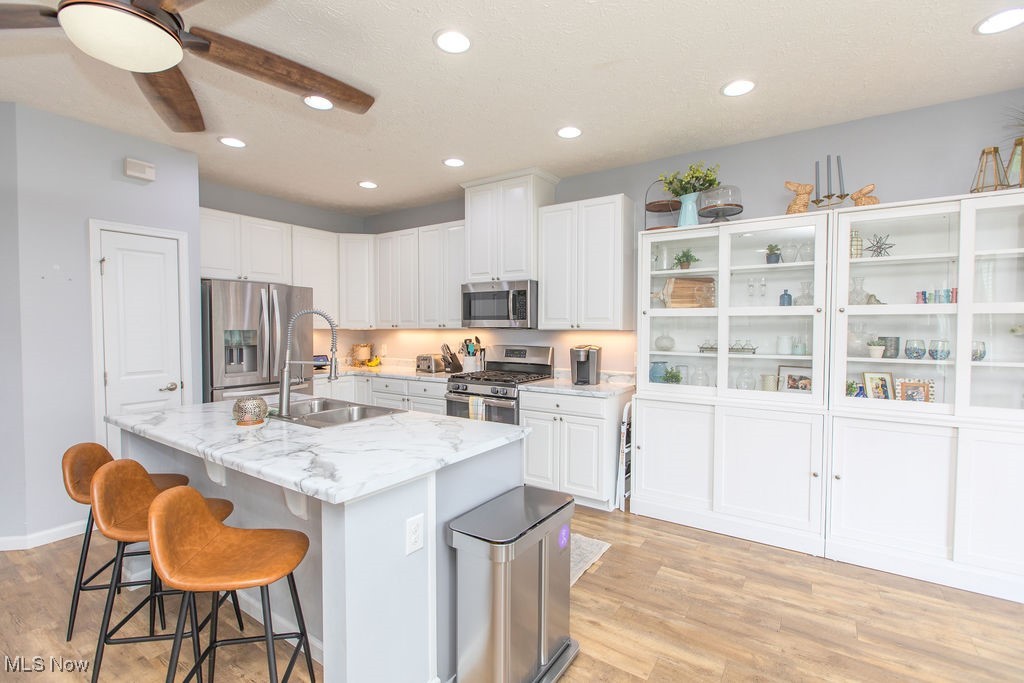 6527 Wisteria Lane, Medina, Ohio image 8
