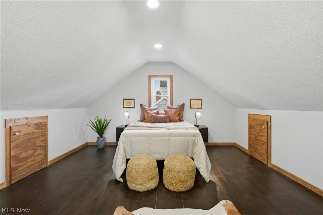 Cleveland Heights Blvd - Residential