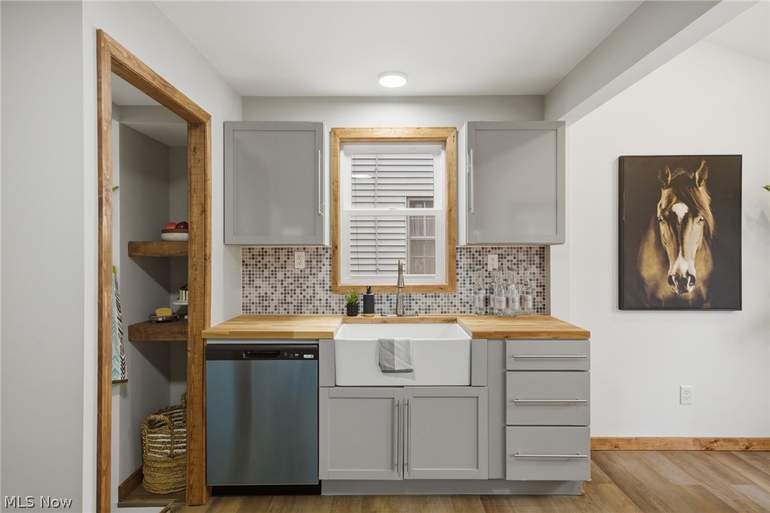 Cleveland Heights Blvd - Residential