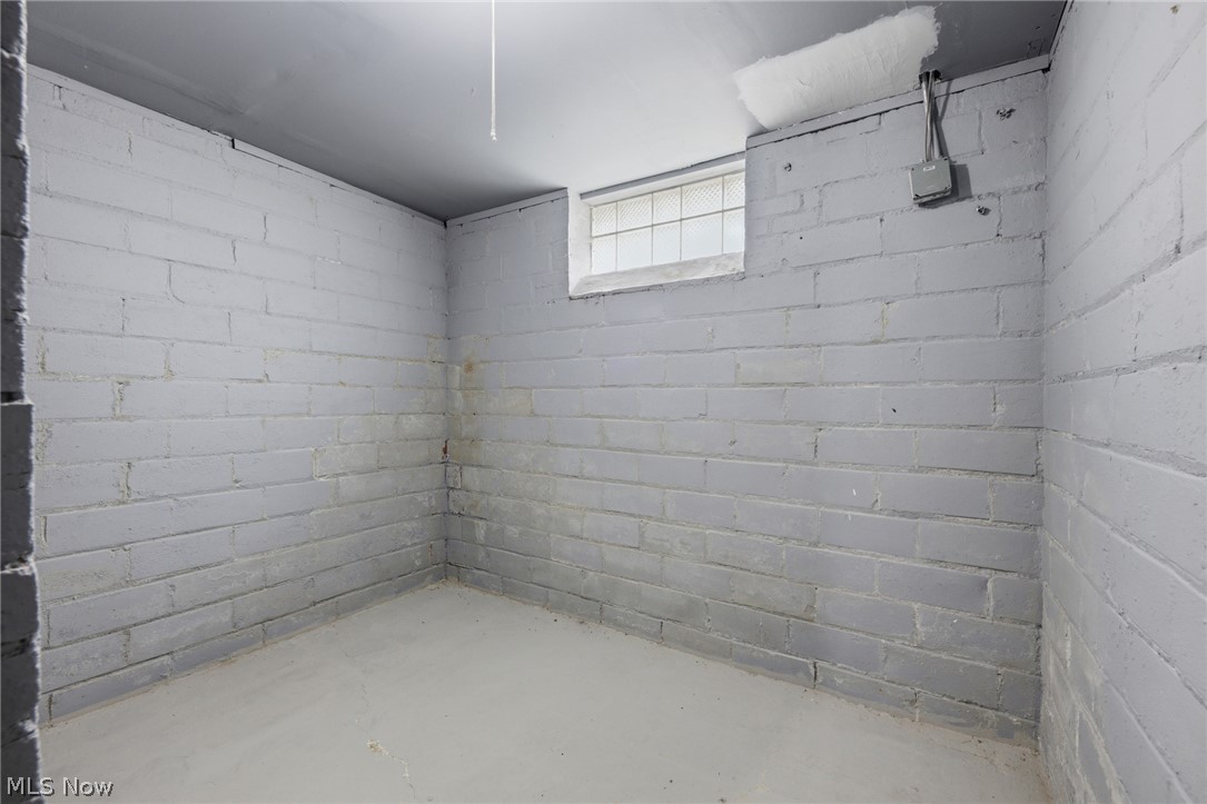 Cleveland Heights Blvd - Residential