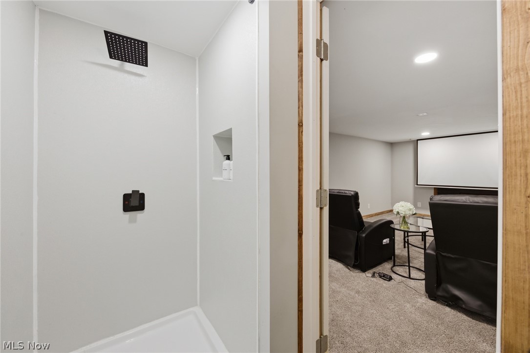 Cleveland Heights Blvd - Residential