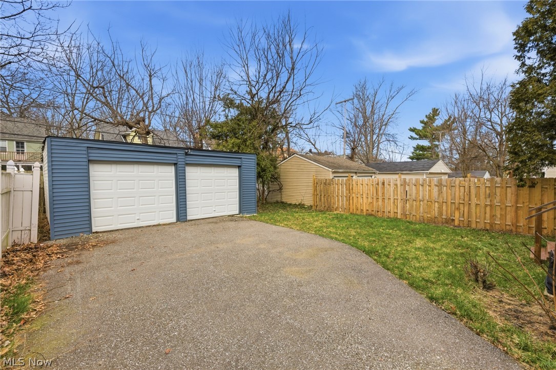 Cleveland Heights Blvd - Residential