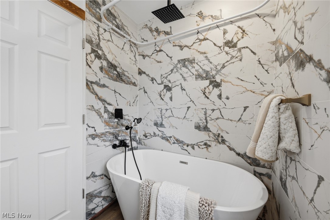 Cleveland Heights Blvd - Residential