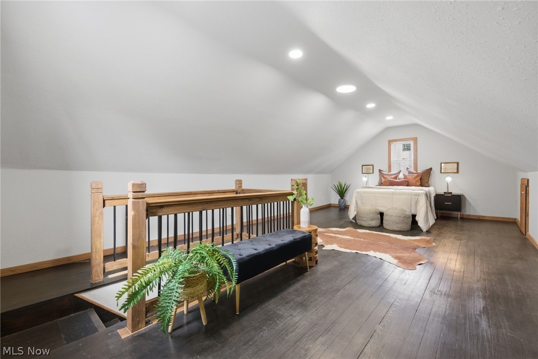 Cleveland Heights Blvd - Residential