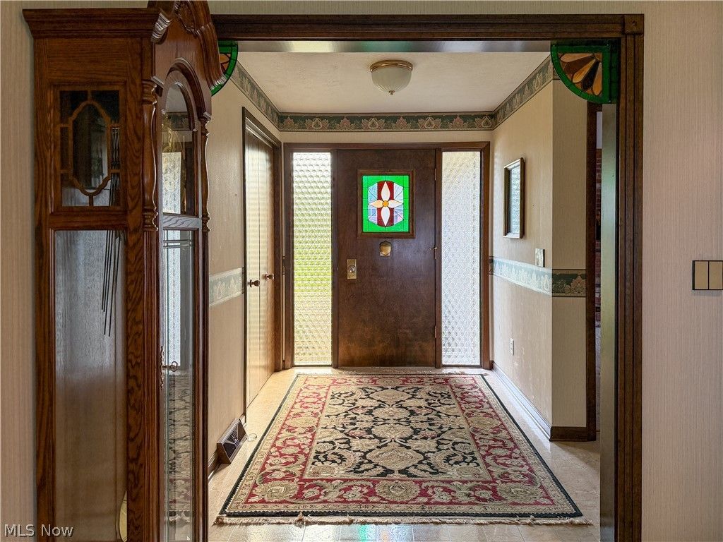Photo of 3516 Meadowbrook Drive, Lorain, OH 44053 (MLS # 5212392)