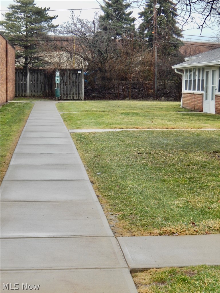 Country Club Condo - Residential