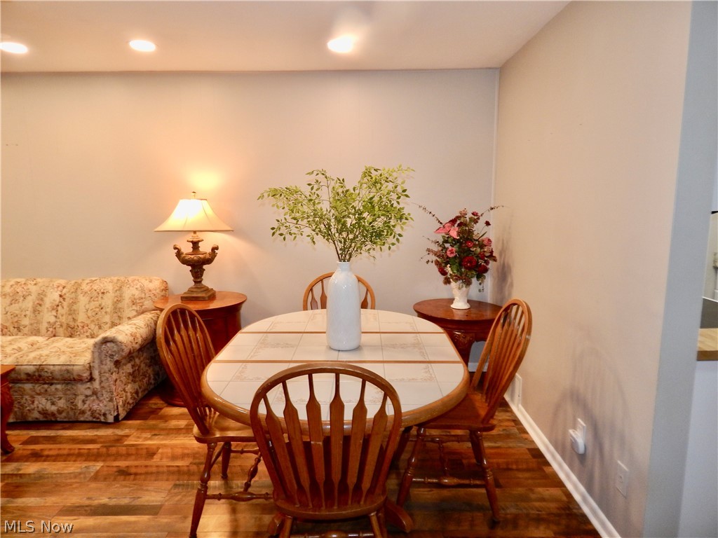 Country Club Condo - Residential